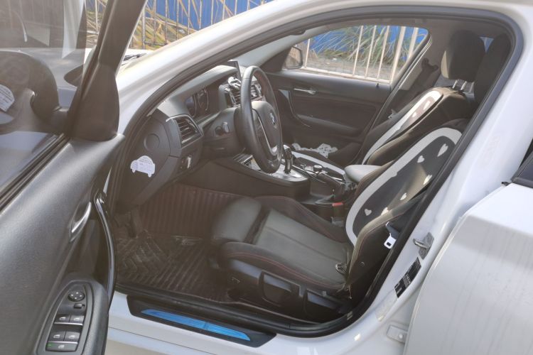 宝马1系(进口) 2018款 118i 运动设计套装中控内饰20