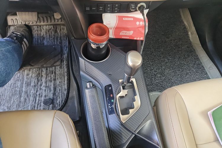 丰田 RAV4荣放 2015款 2.5L 自动四驱精英版中控内饰18