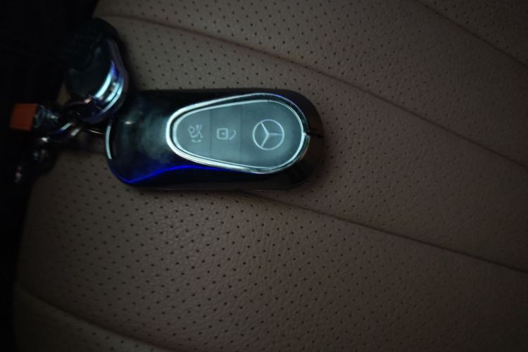 奔驰E级 2024款 E 300 L 豪华型中控内饰7001