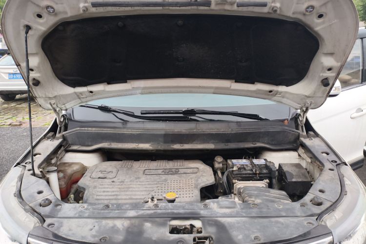 东风风行 风行SX6 2018款 1.6L CVT豪华型机舱底盘24