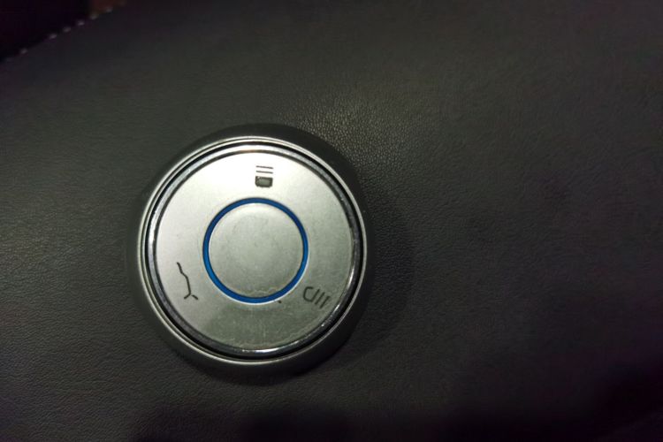 哪吒汽车 哪吒V 2022款 潮 300 Lite 磷酸铁锂中控内饰7001