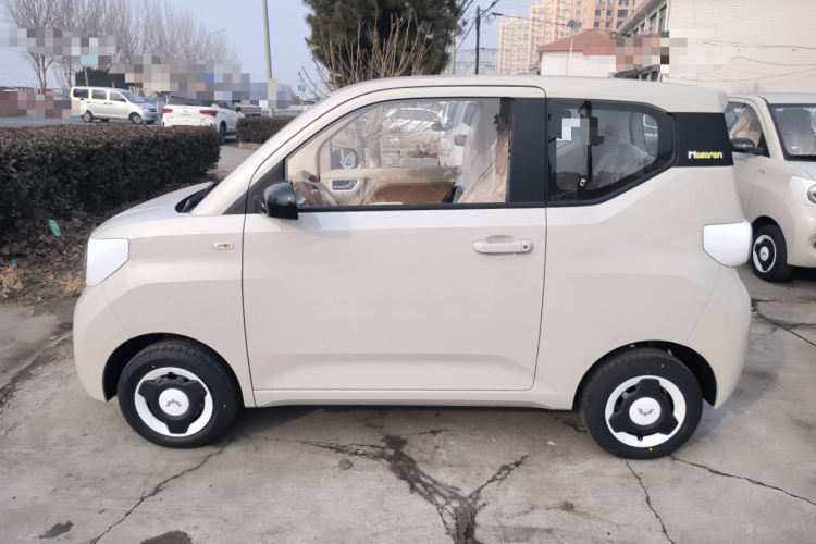 五菱汽车 宏光MINIEV 2024款 第三代 215km 青春版车身外观4