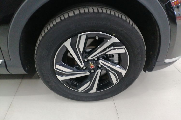 红旗HS5 2022款 改款 2.0T 智联旗享版车身外观10