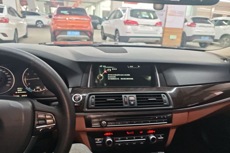 宝马5系 2014款 528Li 领先型中控内饰7002