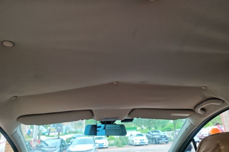 标致308 2014款 乐享版 经典 1.6L 自动优尚型局部细节22