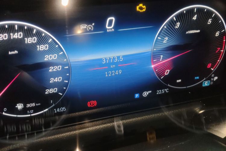 奔驰GLB 2024款 GLB 220 动感型中控内饰15