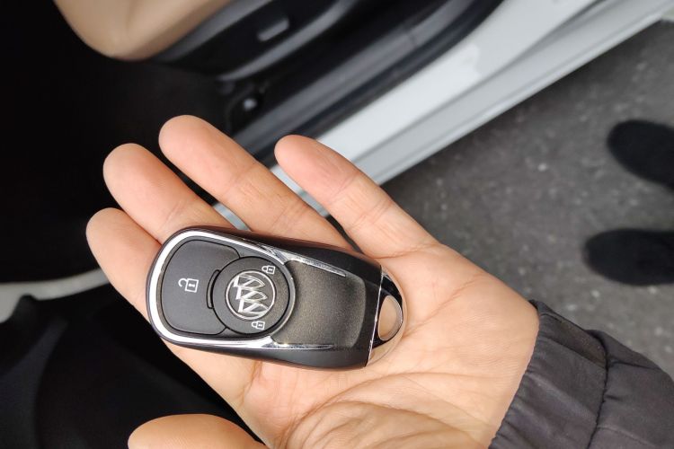 别克GL6 2021款 323T 轻混动互联豪华型中控内饰11