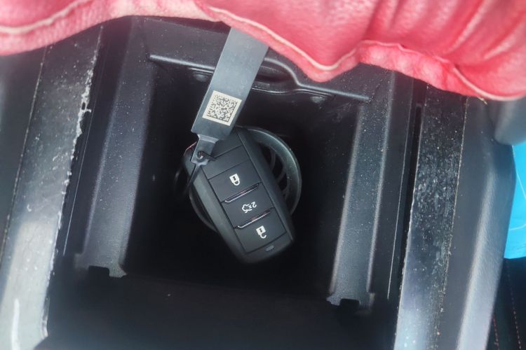 长安 逸动 2019款 高能版 1.6L GDI 手动先锋型 国VI中控内饰11