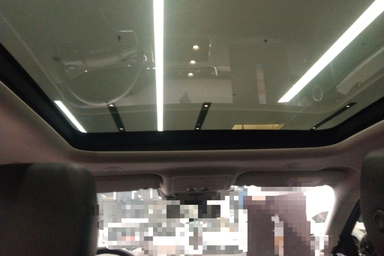 路虎 揽胜极光 2023款 极光L 249PS 豪华版中控内饰22