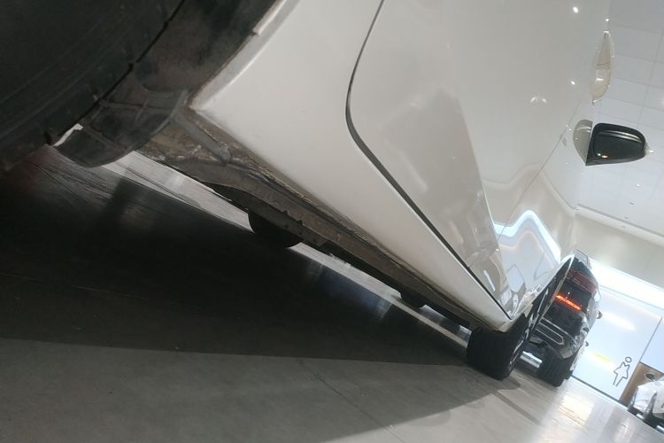 丰田 雷凌 2017款 改款 185T CVT精英版 国V局部细节9001