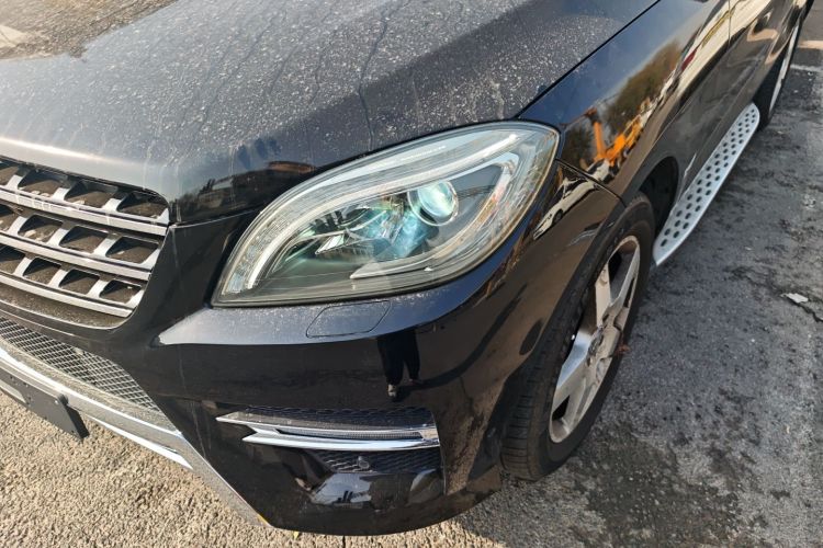 奔驰M级 2014款 ML 400 4MATIC豪华型局部细节36