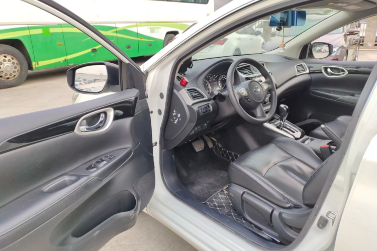 日产 轩逸 2016款 1.6XL  CVT尊享版中控内饰20