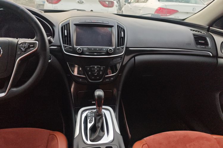 别克 君威 2015款 1.6T 精英技术型中控内饰16