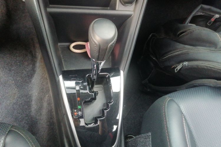 丰田 YARiS L 致炫 2020款 致炫X 1.5L CVT尊贵版局部细节18