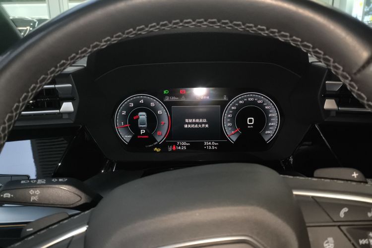 奥迪A3 2025款 A3L Limousine 35TFSI 飞驰尊享型 +豪华臻选包中控内饰14