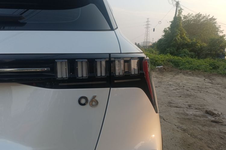 领克06 2020款 1.5T 耀Halo车身外观9