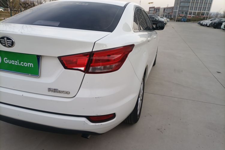 奔腾B50 2016款 1.6L 手动技术型车身外观9