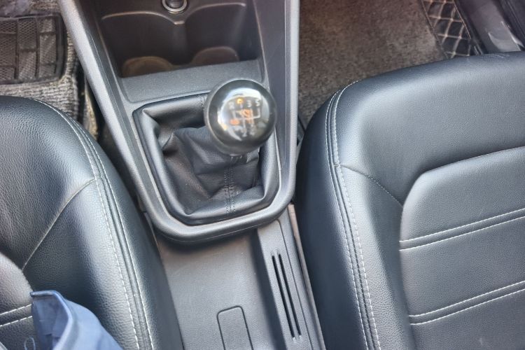 大众 桑塔纳 2016款 1.6L 手动风尚版中控内饰18