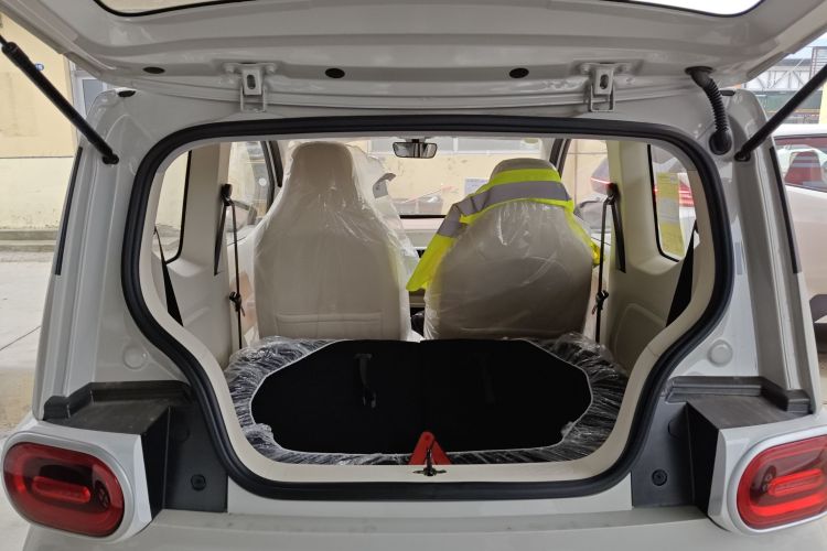 五菱汽车 宏光MINIEV 2024款 第三代 215km 青春版机舱底盘23