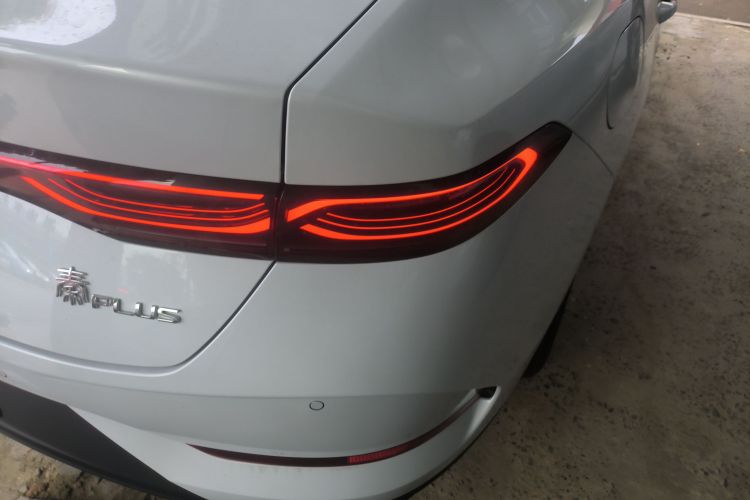 比亚迪 秦PLUS 2025款 DM-i 智驾版 55KM领先型车身外观9