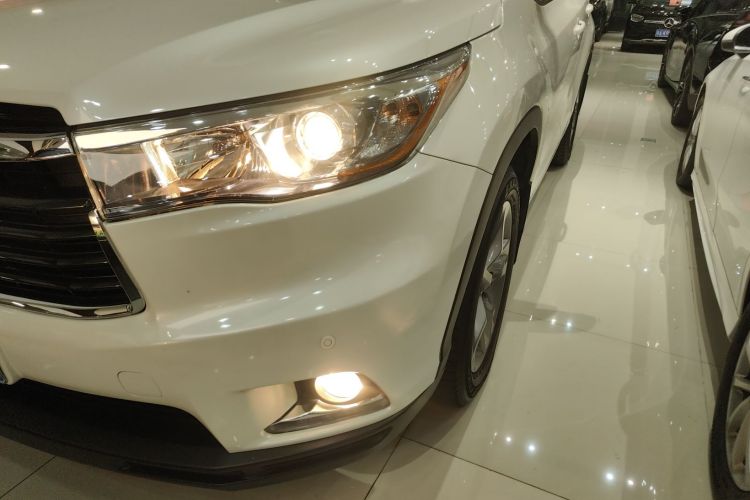 丰田 汉兰达 2015款 2.0T 四驱豪华版 7座局部细节36