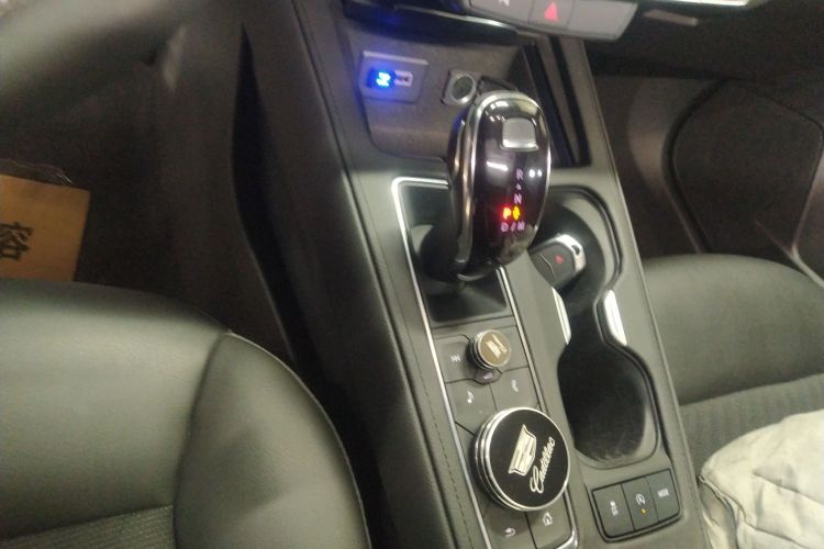 凯迪拉克XT4 2022款 28T 两驱风尚型局部细节18