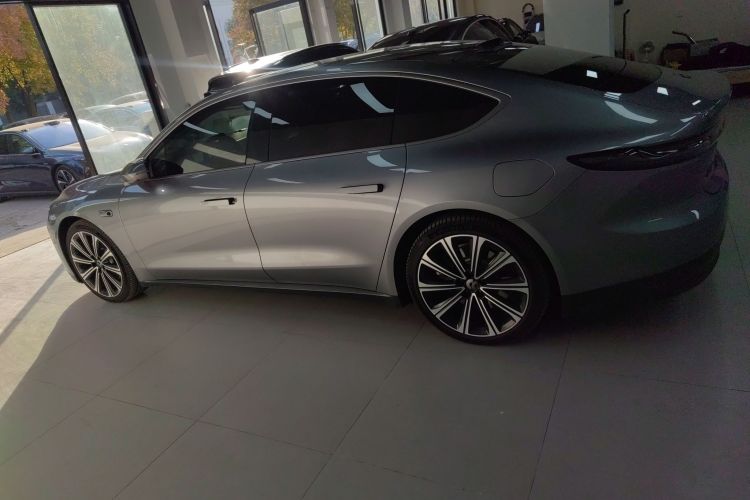 蔚来ET7 2024款 100kWh 行政签名版车身外观4