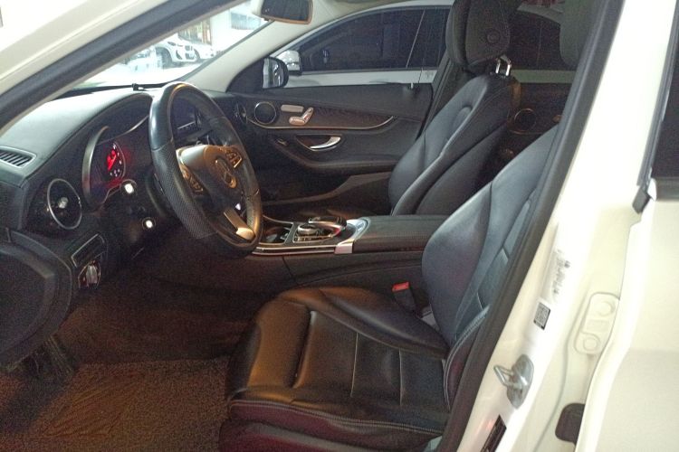 奔驰C级 2015款 C 200 L 4MATIC 运动版局部细节19