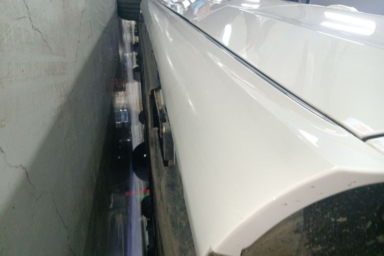 奔驰C级 2016款 C 200 L机舱底盘30