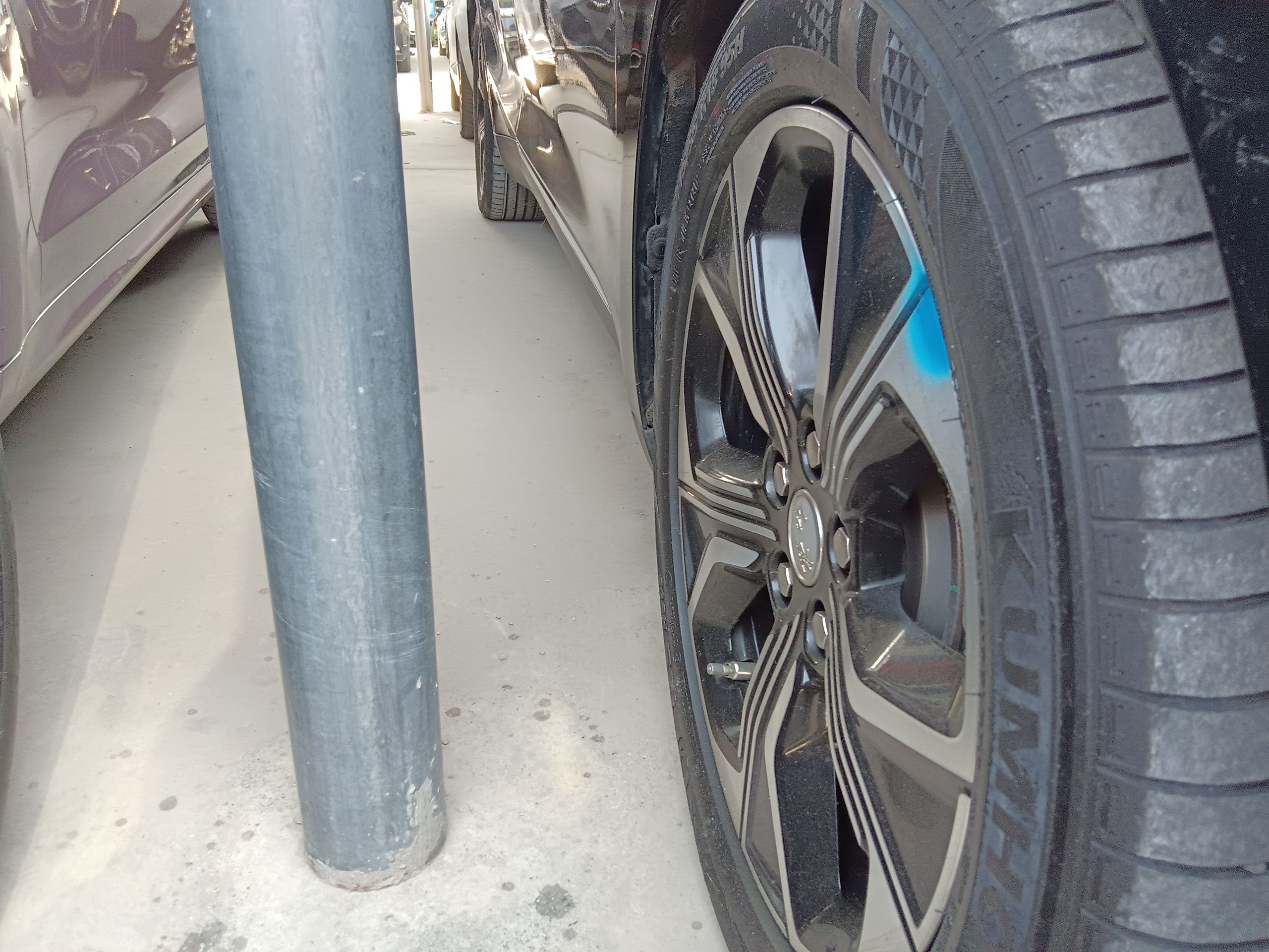 红旗E-QM5 2021款 充电 T3版 4座