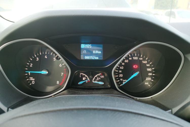 福特 福克斯 2017款 三厢 1.6L 自动舒适型智行版局部细节14