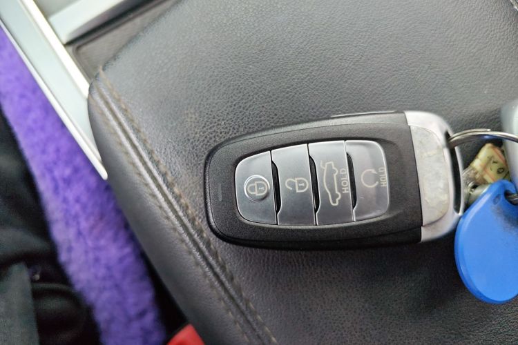 红旗H5 2022款 经典款 改款 1.5T DCT旗韵版中控内饰11