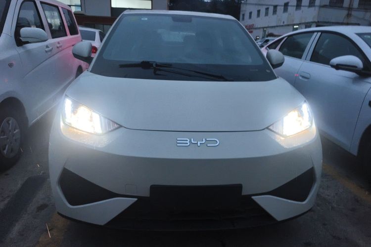 比亚迪 海鸥 2025款 305km 活力版车身外观2