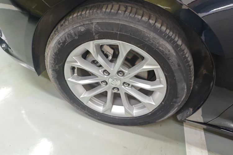 别克 君越 2022款 552T 豪华型车身外观35