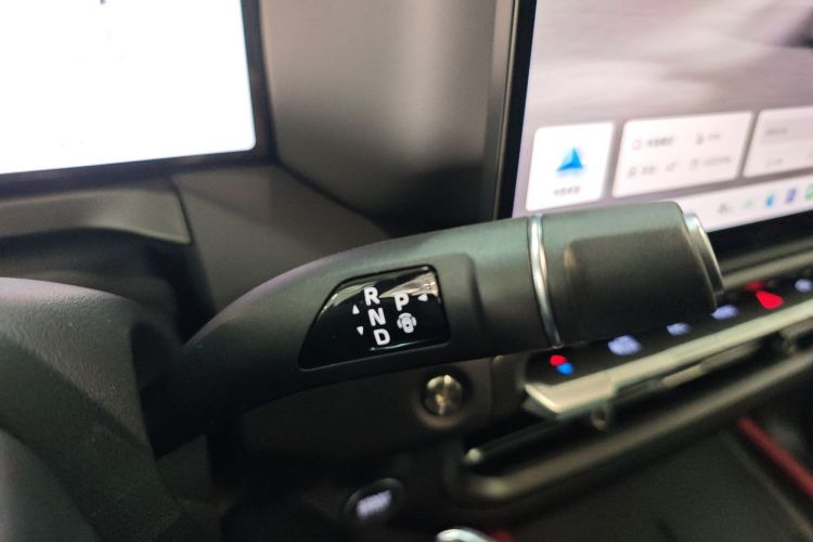 坦克300 2025款 2.4T 柴油版局部细节18