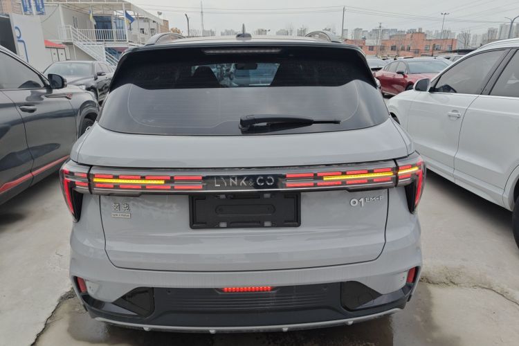 领克01 2023款 1.5TD EM-F 晨曦车身外观6