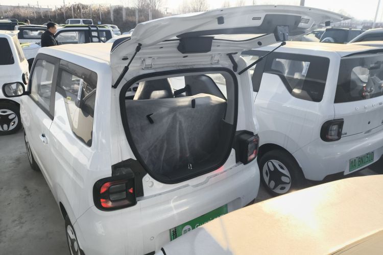 吉利银河 熊猫 2025款 210km 元气熊机舱底盘23