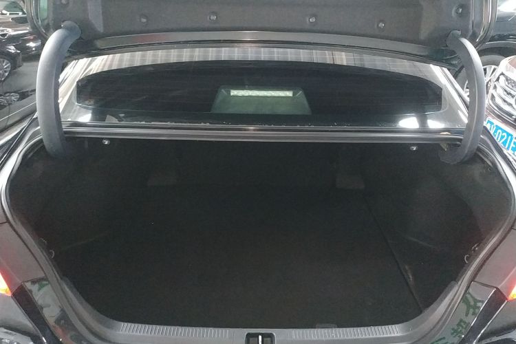 丰田 凯美瑞 2019款 2.0G 豪华版 国VI局部细节23