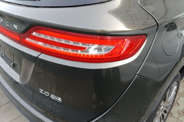 林肯MKC 2016款 2.0T 四驱尊雅版车身外观9