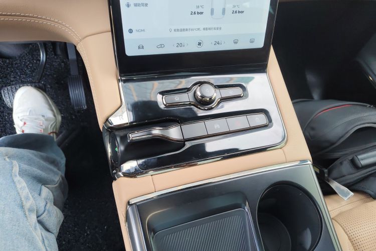 蔚来ES8 2020款 415KM 六座版局部细节18