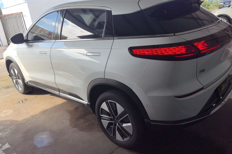 小鹏G3 2022款 G3i 460N+车身外观4