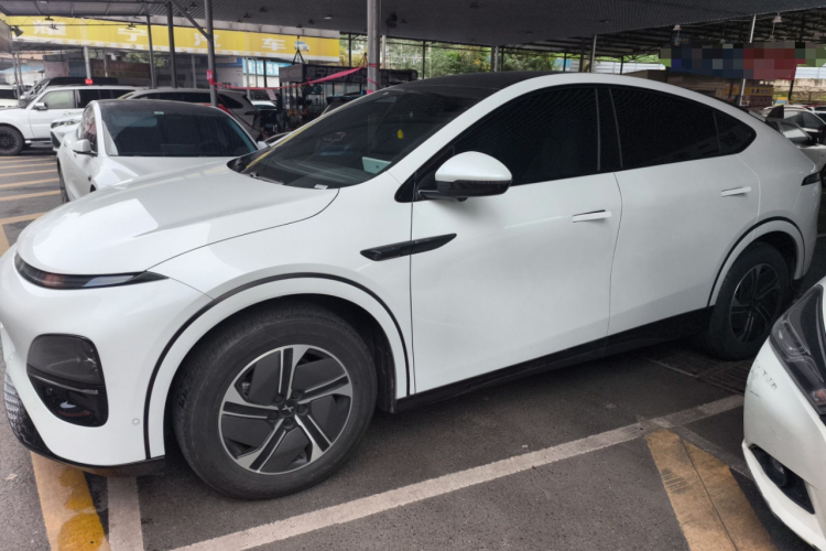 小鹏G6 2023款 580 长续航 Max车身外观4