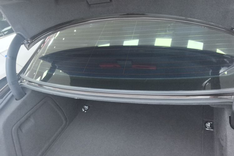 奥迪A4L 2016款 30 TFSI 典藏版 自动舒适型机舱底盘23