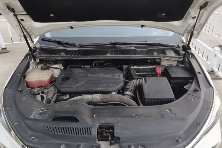 比亚迪 宋MAX 2019款 1.5T 自动智联睿逸天窗型 7座 国VI机舱底盘24