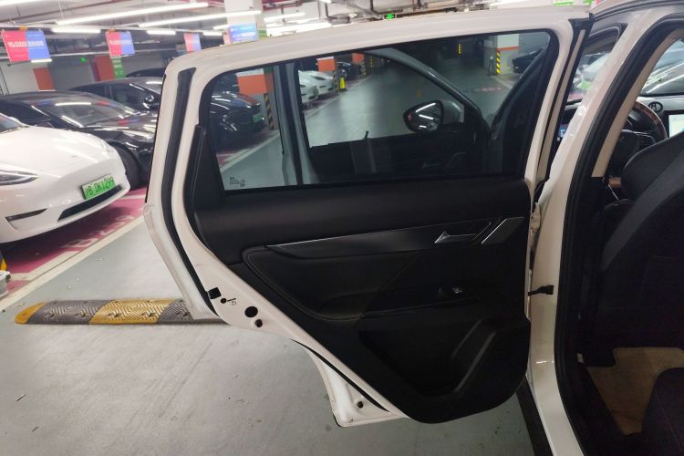 小鹏G3 2022款 G3i 520N+中控内饰7008