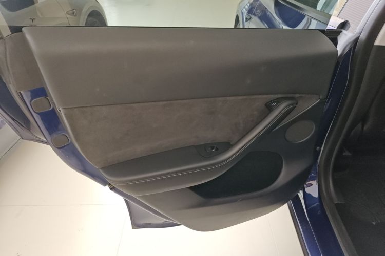 特斯拉 Model Y 2022款 Performance高性能全轮驱动版中控内饰49