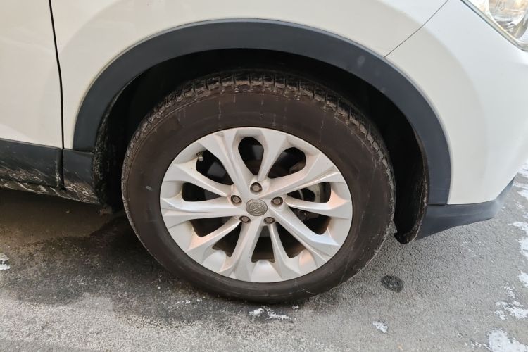 中华V3 2016款 1.5L 手动舒适型车身外观10