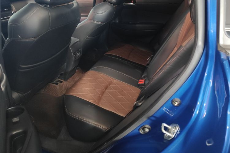 丰田 卡罗拉锐放 2022款 2.0L 豪华版中控内饰21