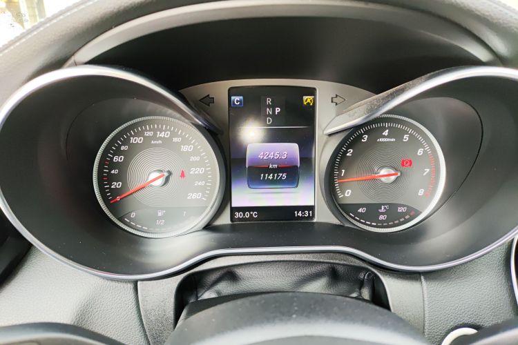 奔驰C级 2018款 C 200 L 运动版局部细节14