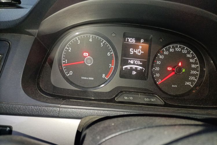 大众 朗逸 2013款 改款经典 1.6L 自动风尚版中控内饰15